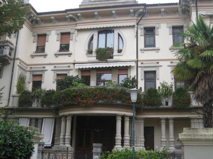 Stylish Penthouse Apartment In Venice Lido, 10 Minutes From Saint Marks Square Lido de Venecia Exterior foto