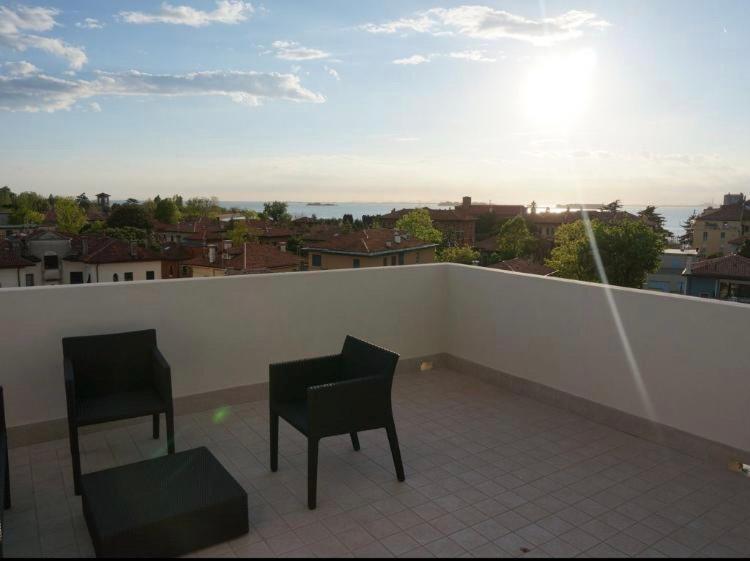 Stylish Penthouse Apartment In Venice Lido, 10 Minutes From Saint Marks Square Lido de Venecia Exterior foto